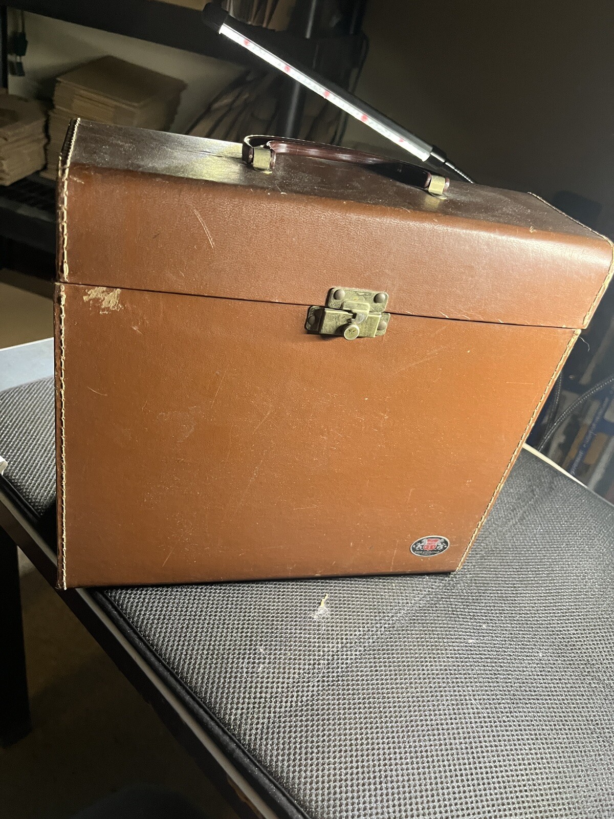 Vintage 4 Light Bar with case (TESTED) BULBS NOT INCLUDED