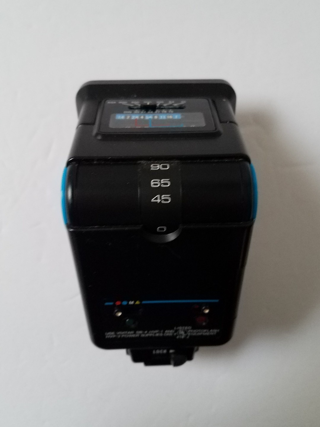 VIVITAR 2500 Zoom THYRISTOR Flash Bounce Auto Hot Shoe Electronic Camera – ASIS