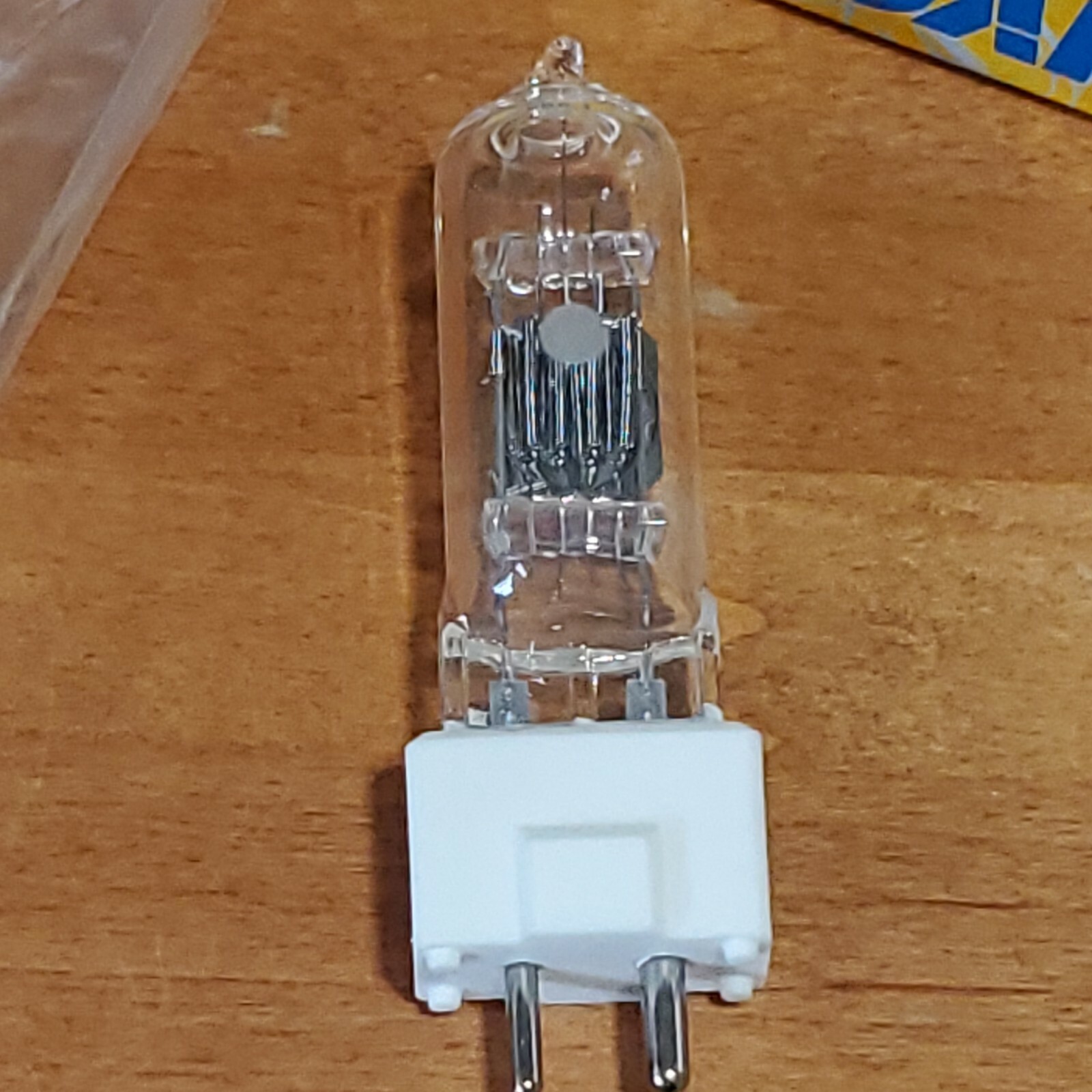 Lot of Four (4) WIKO BVE AV/Photo Lamp Bulb 120V 625W