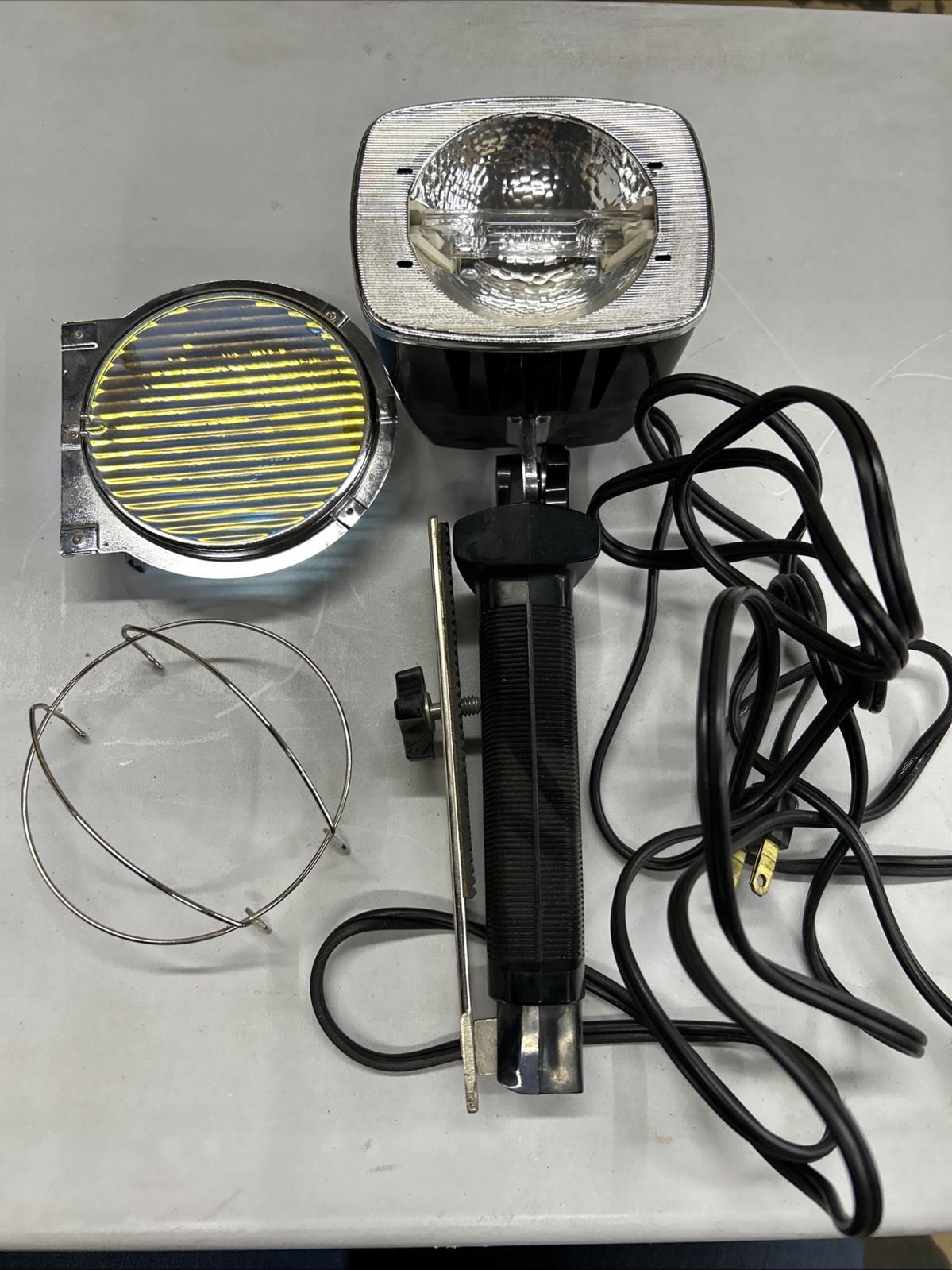 Vintage Sylvania Sun Gun II Movie Light SG-55 in Case