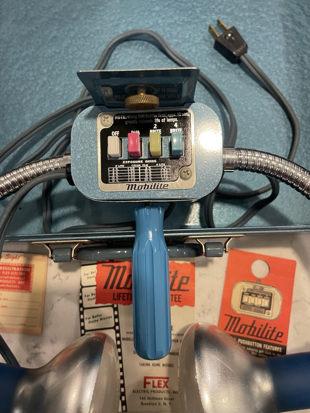 Vintage Mobilite Spot Light 4 Bulb Bar for Photography w/Metal Case