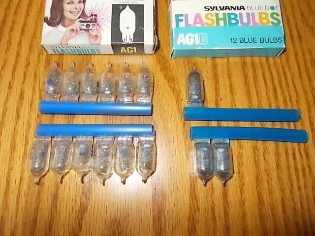 Vintage Sylvania Flashbulbs Blue Dot #AG1 & AG1B 15 Bulbs Total New Old Stock