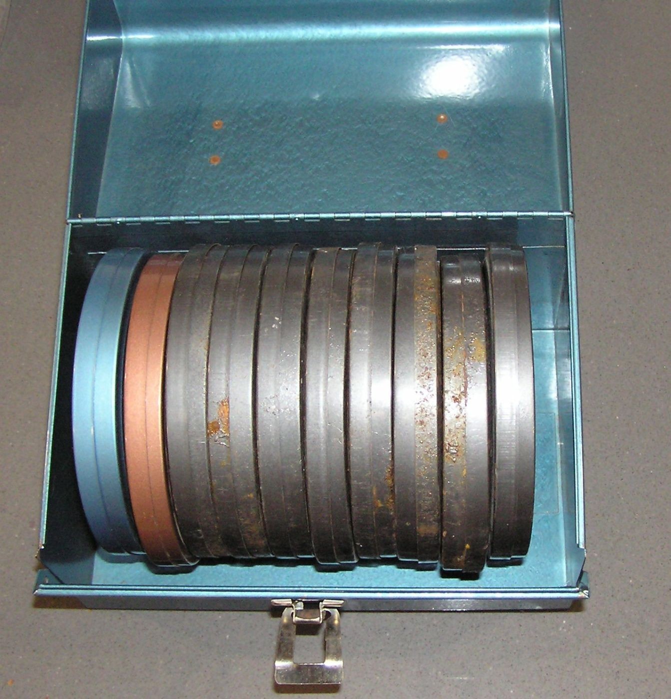 Bruce 8mm Film Storage Case 12 Slot +10 Empty Metal Reel Canister