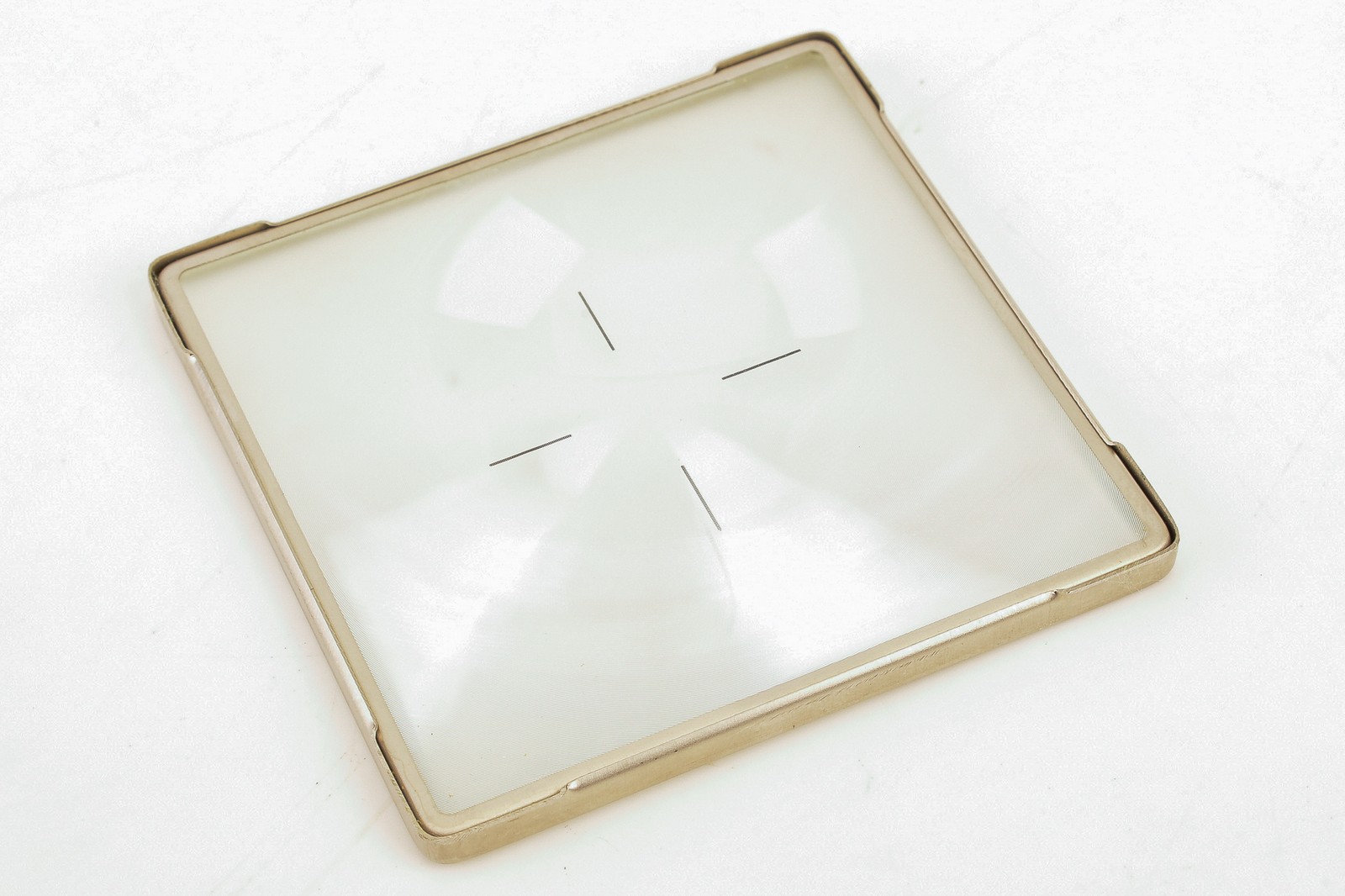 Hasselblad 42161 Standard Focusing Screen Cross Hair for 500 Series V21