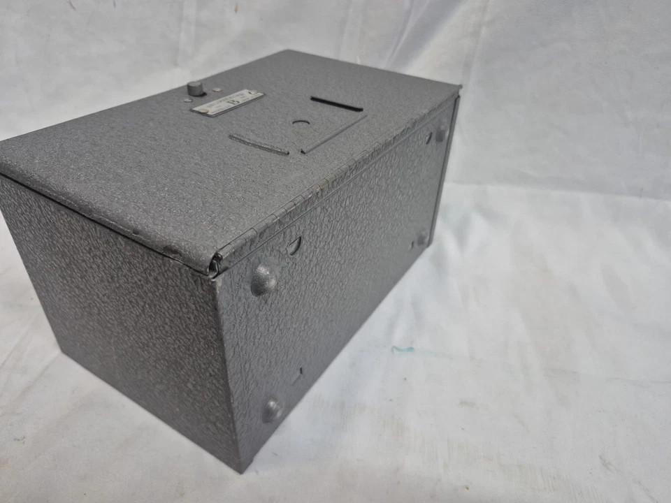 8MM Film Movie Reel Storage Case w/ Home Movie Worlds Fair 1962 Zoo Lake