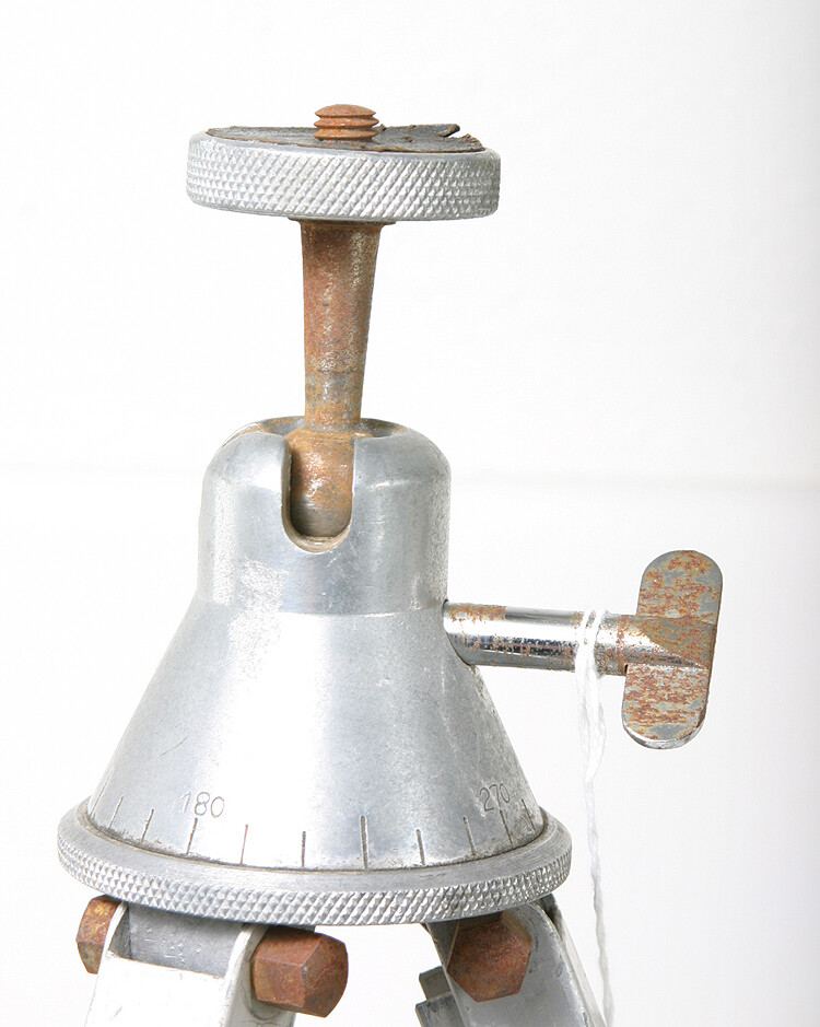 LINHOF TRIPOD, MODEL 1/144890