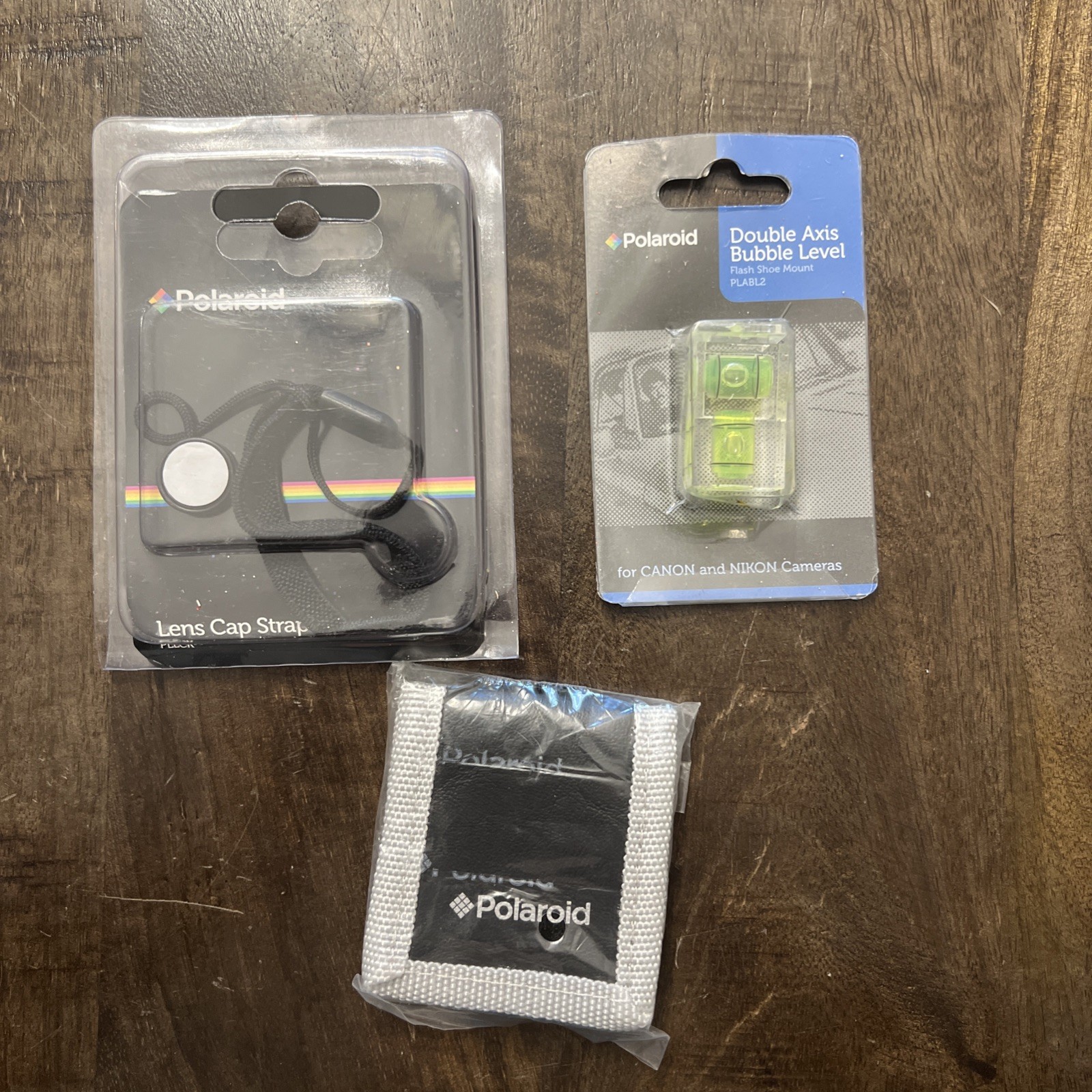 Polaroid Accessory Pack, Lens Cap Strap, Bubble Level (2x), & Memory Card Wallet