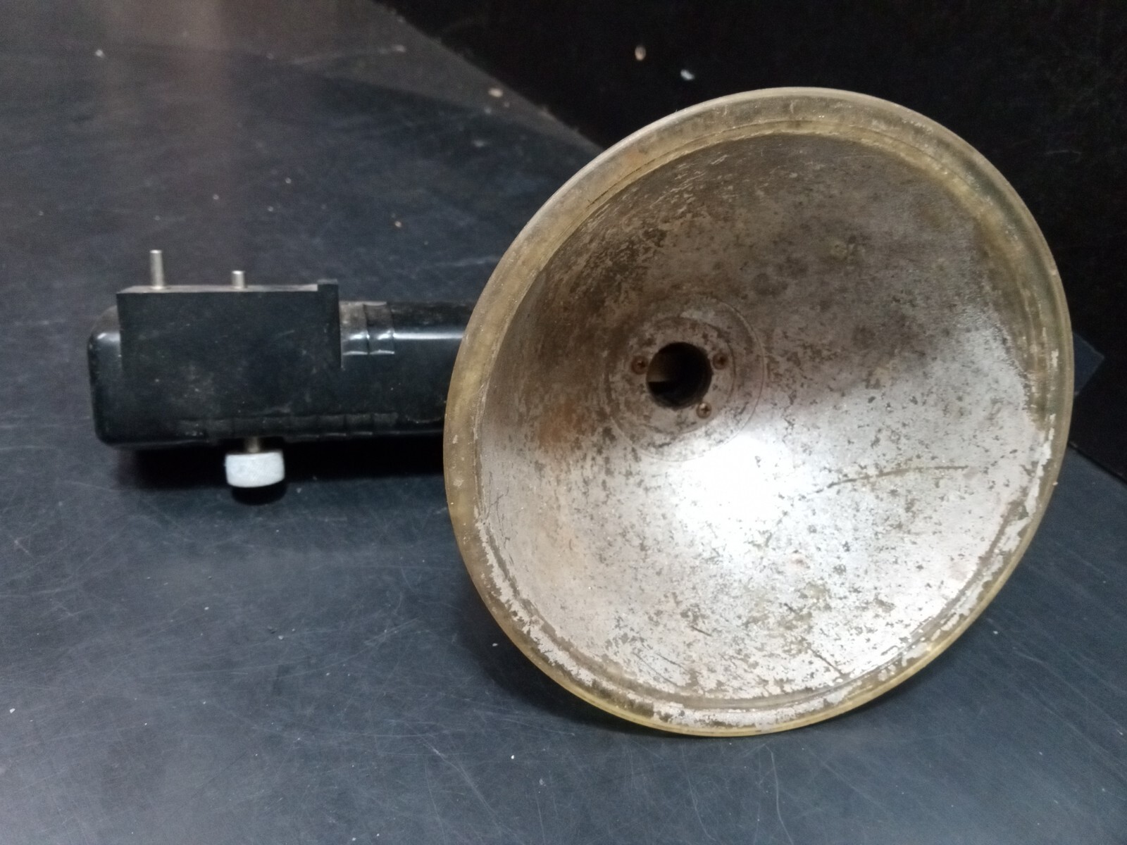 Vintage Kodak B-C flash holder NO BULB INCLUDED