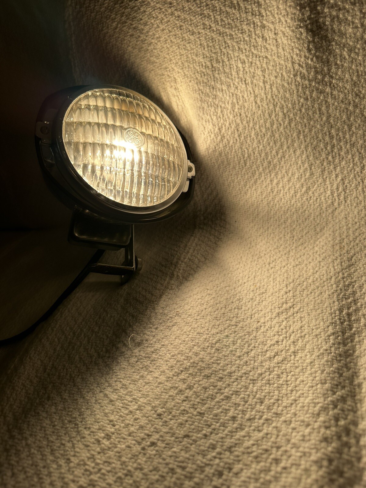 *** Vintage Top Mount Cameralite Light for Super 8 cameras – Extremely Bright