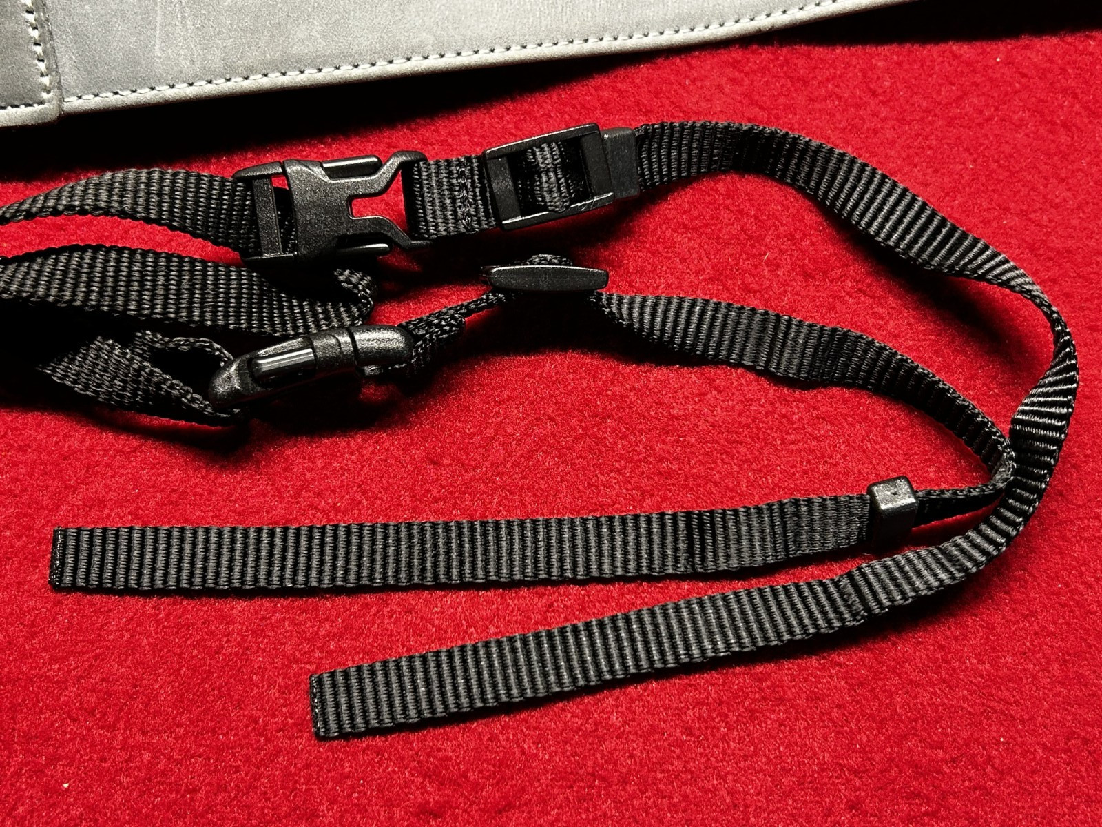 Promaster Camera Neck Strap Fits Many cameras Canon Nikon Sony (grey)