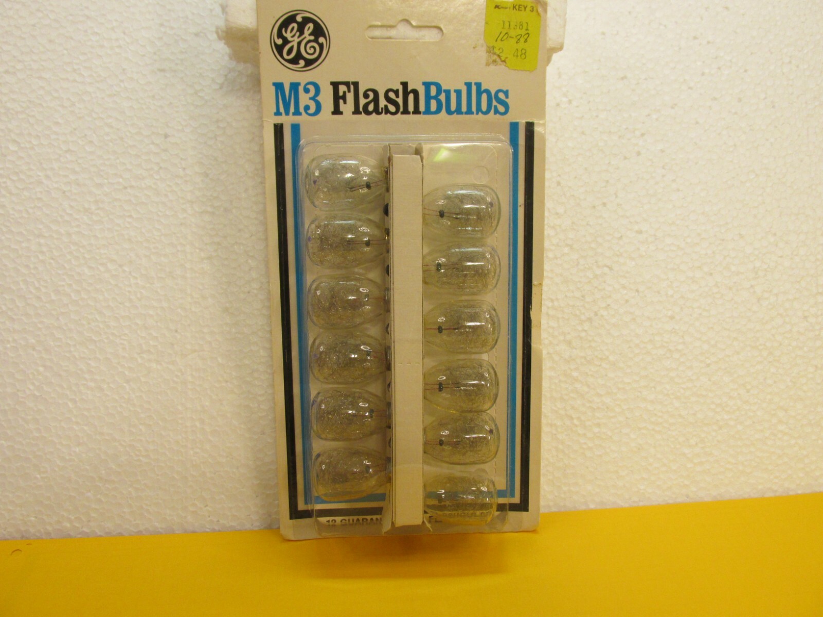 Vintage GE M3 Camera Flashbulbs Unopened 12 Unused Bulbs See Pictures, Fast Ship