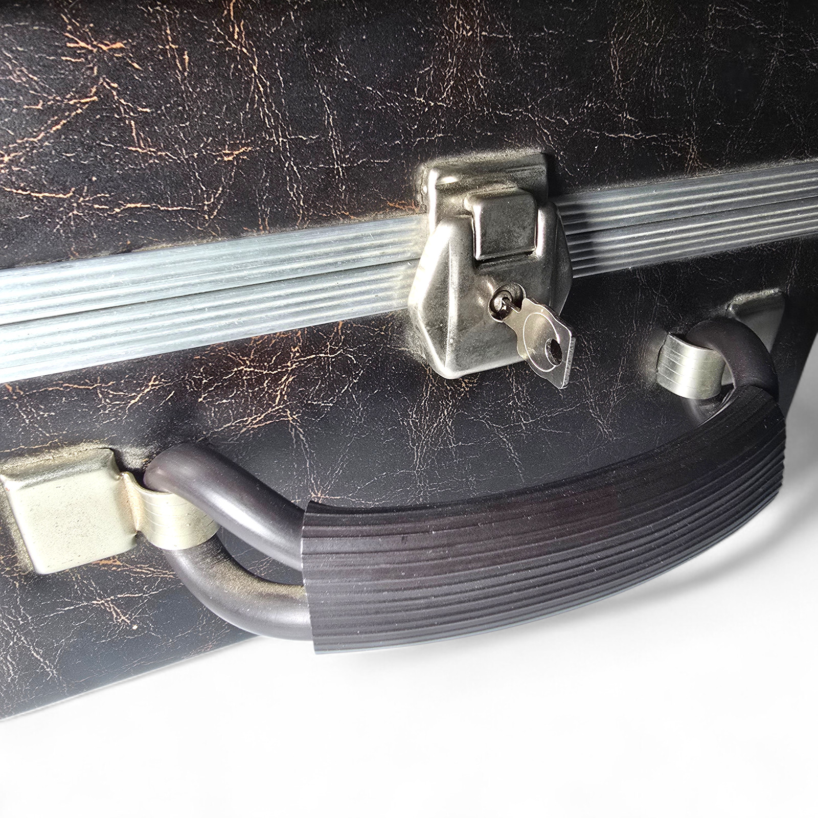VTG Brown Vinyl Film Reel Storage Case w/ 12 Slots, Foam Inserts & Locking Clasp