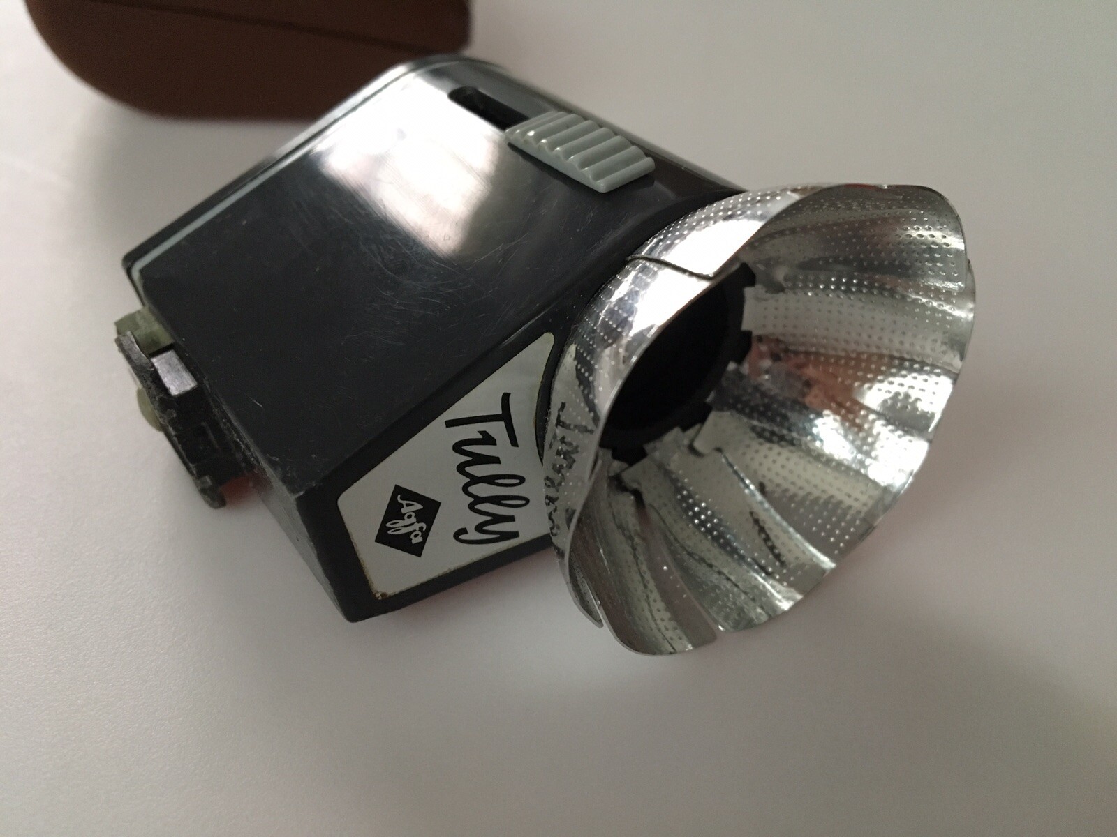 VINTAGE AGFA TULLY FLASH UNIT WITH CASE