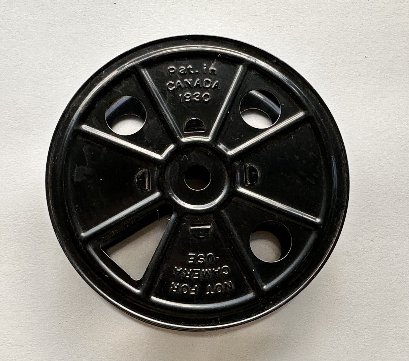 Vintage Kodak (E.K. Co.) 3-5/8″ Metal 16mm Film Projector Reel – 1940s to 1950s