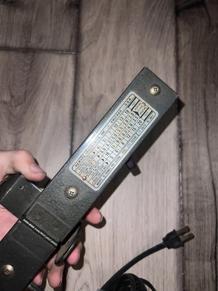 Remsel Industries, Inc. Chicago 4 Socket Photo Light Bar