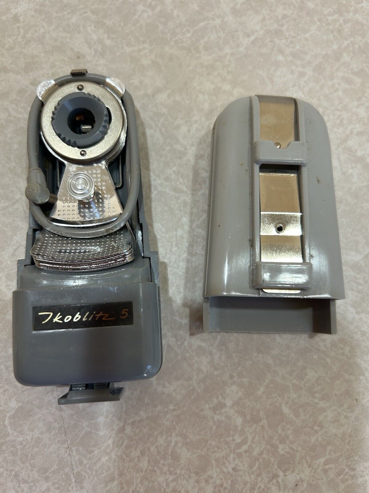 Zeiss Ikon Ikoblitz 5 Flash. In Original Box With Instructions.