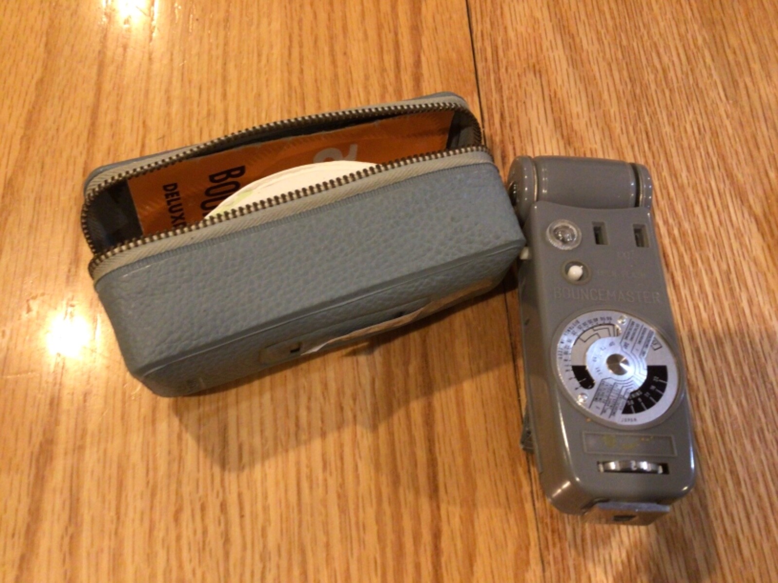 Accura Bouncemaster Camera Flash Circular With Snap Case