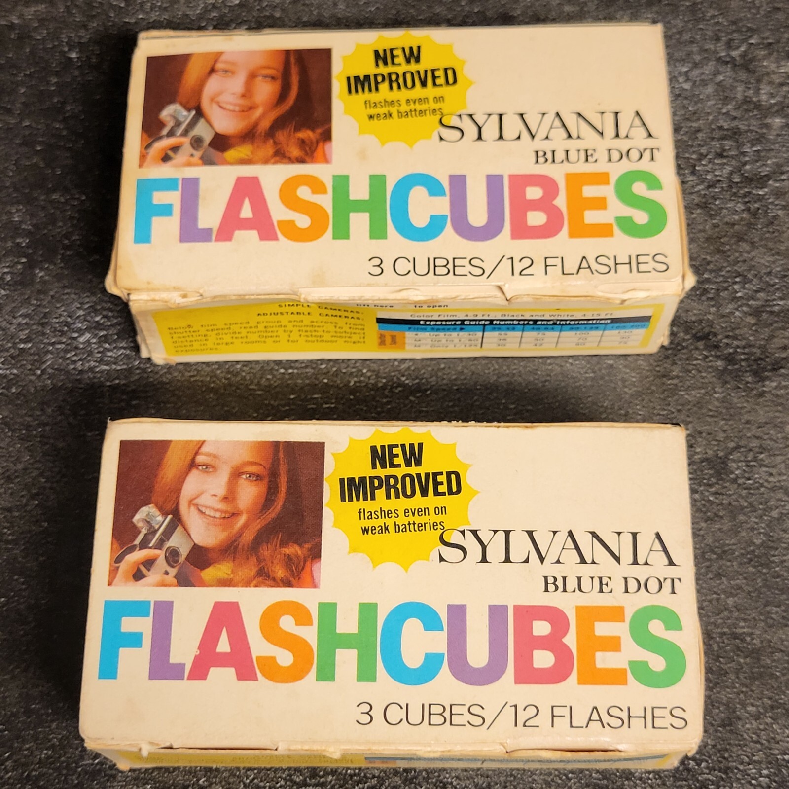 VINTAGE LOT OF 2 THREE PACKS SYLVANIA BLUE DOT FLASHCUBES 24 FLASHES Total NEW