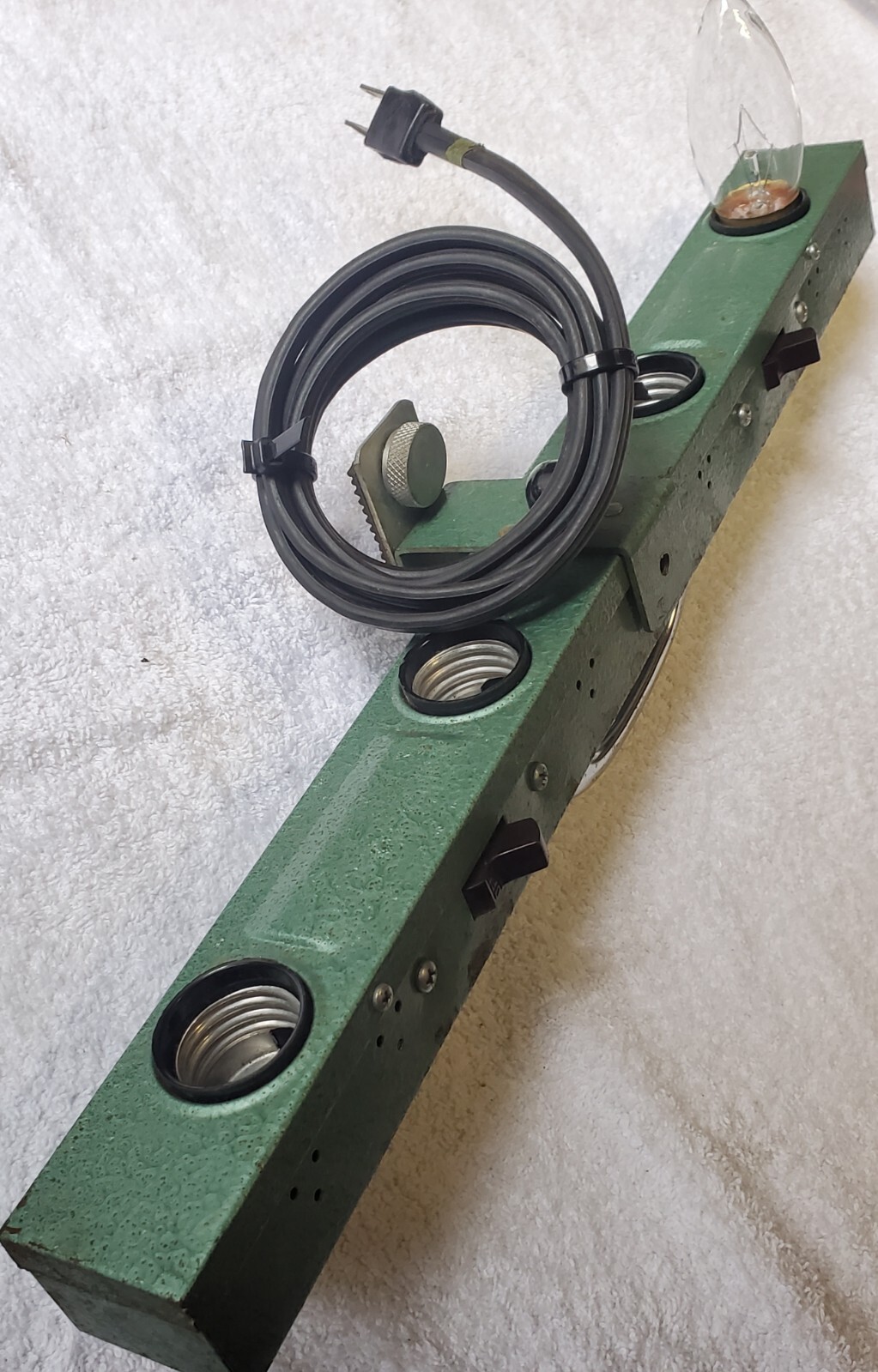 1950’s Broadway Theater Lighting Equiptment Stage Producers 18″ Light Bar 4 Bulb