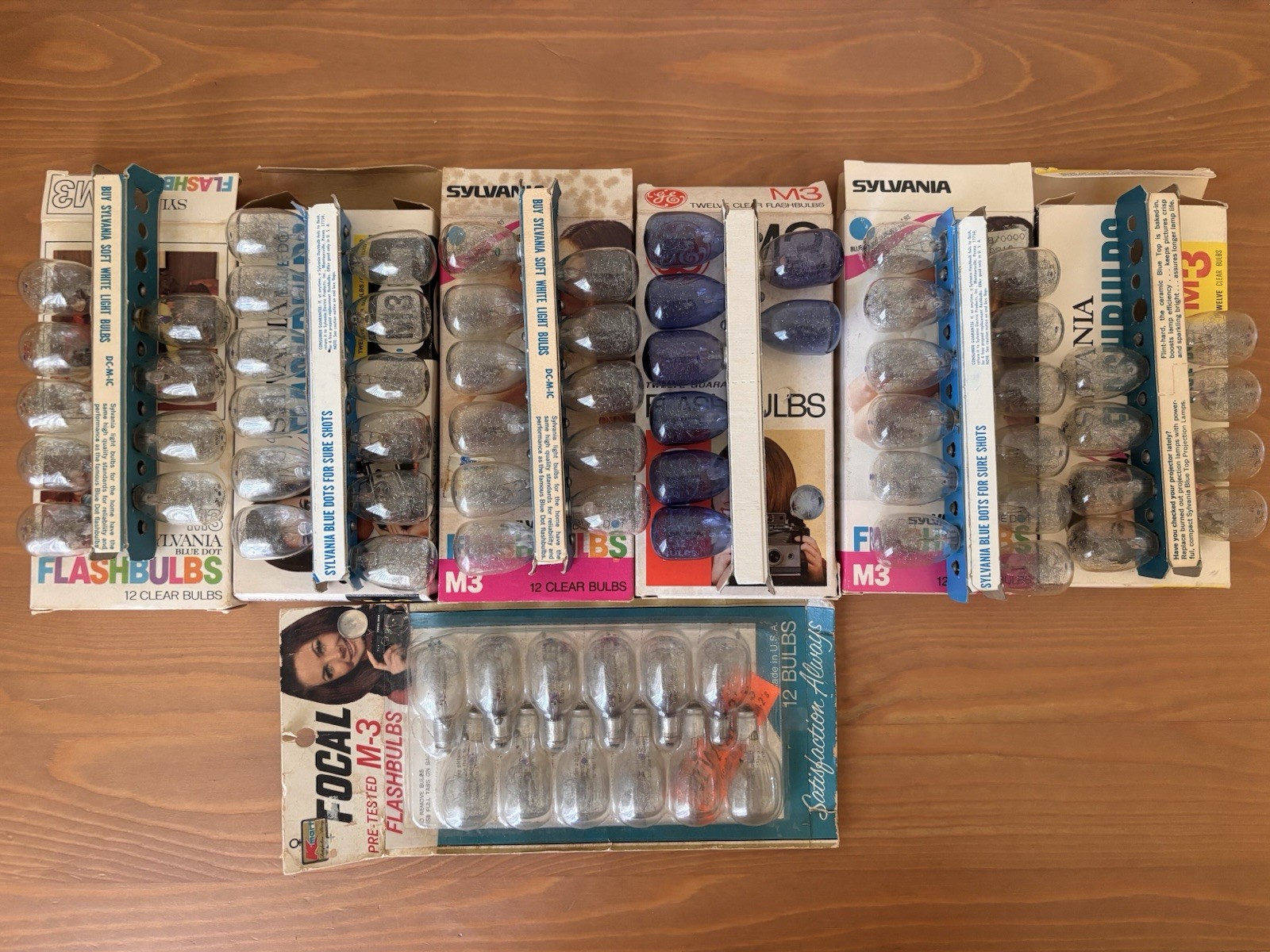 Lot of Vintage Sylvania Blue Dot Flashbulbs M3 in original packaging 72 bulbs