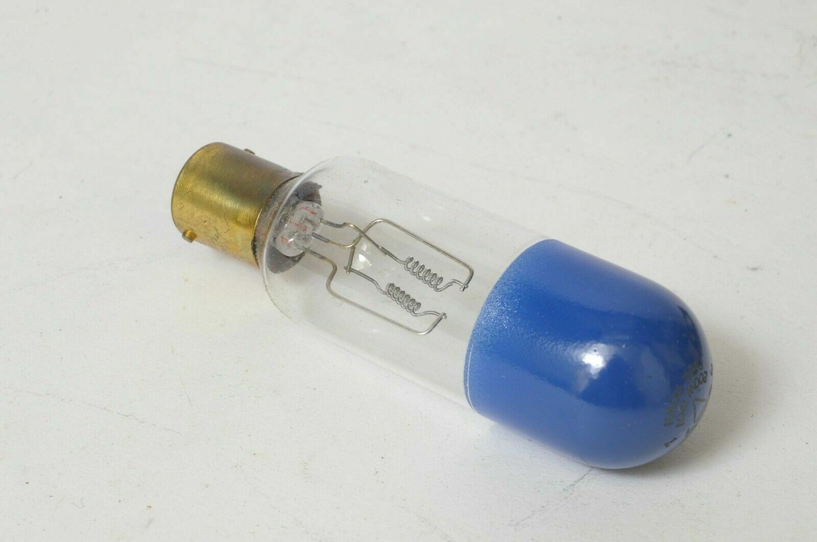 CGW/CGT Sylvania Blue Top 200W 120V Projection Bulb AVG. 25-HR LAMP