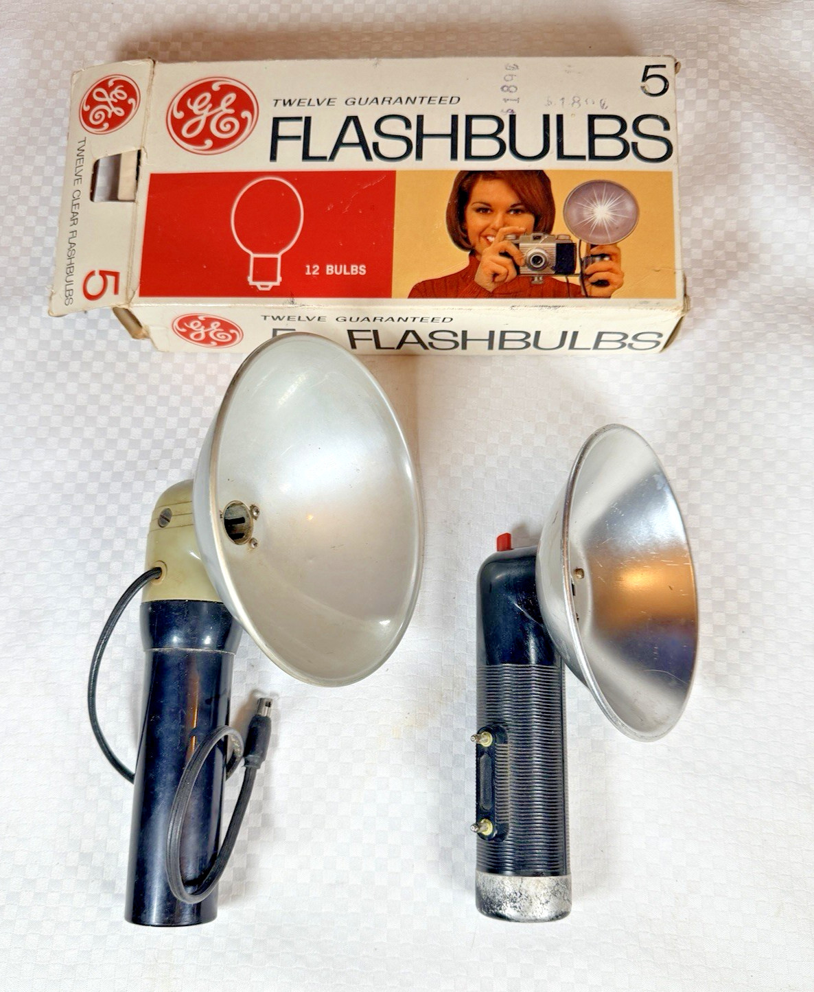 Vintage Argus Polaroid 420 Kodak Model B Flash Camera & Film Case Bulb Mix Lot