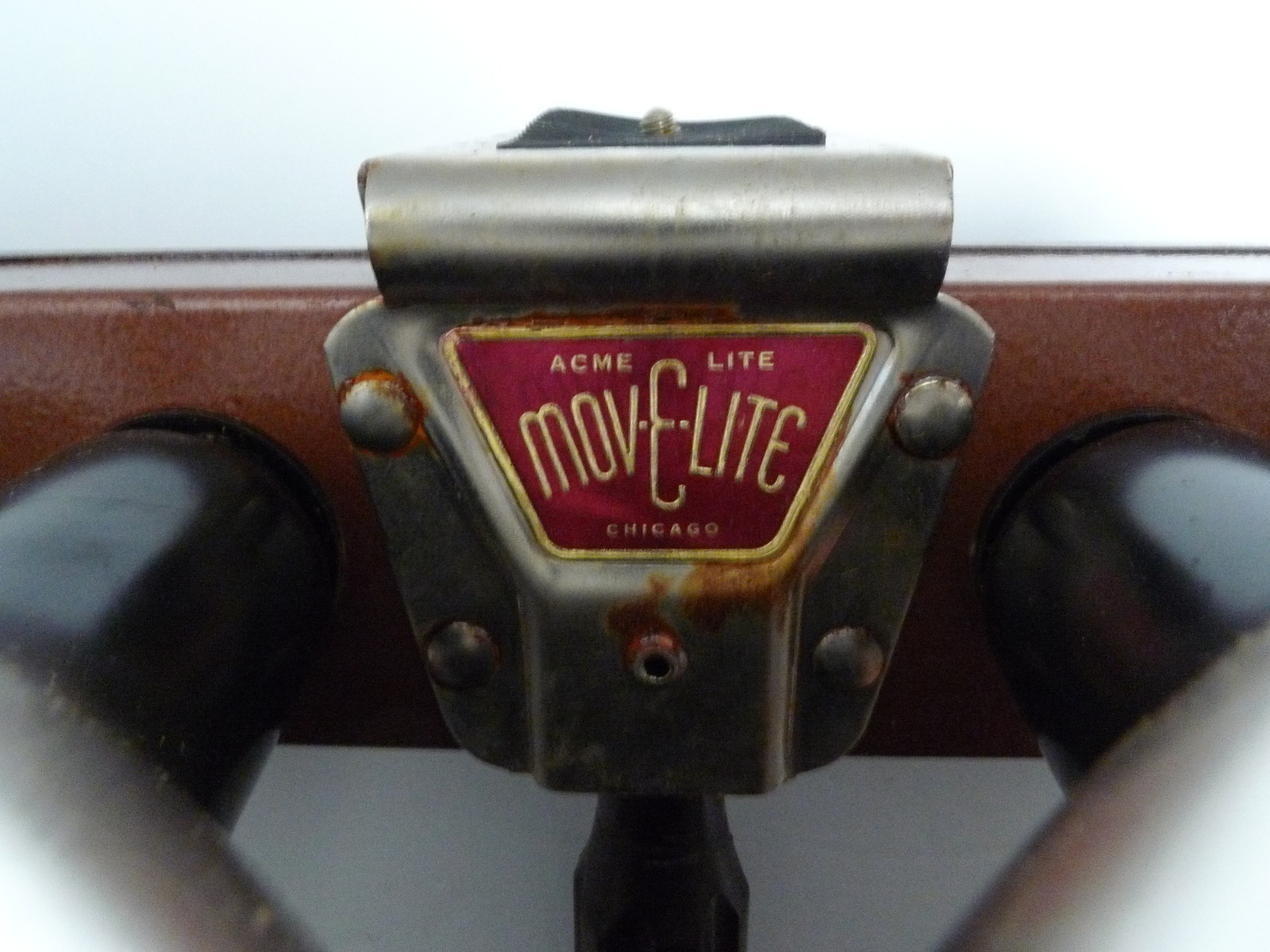 Acme Mov-E-Lite Movie Light Bar in working order with Case Chicago