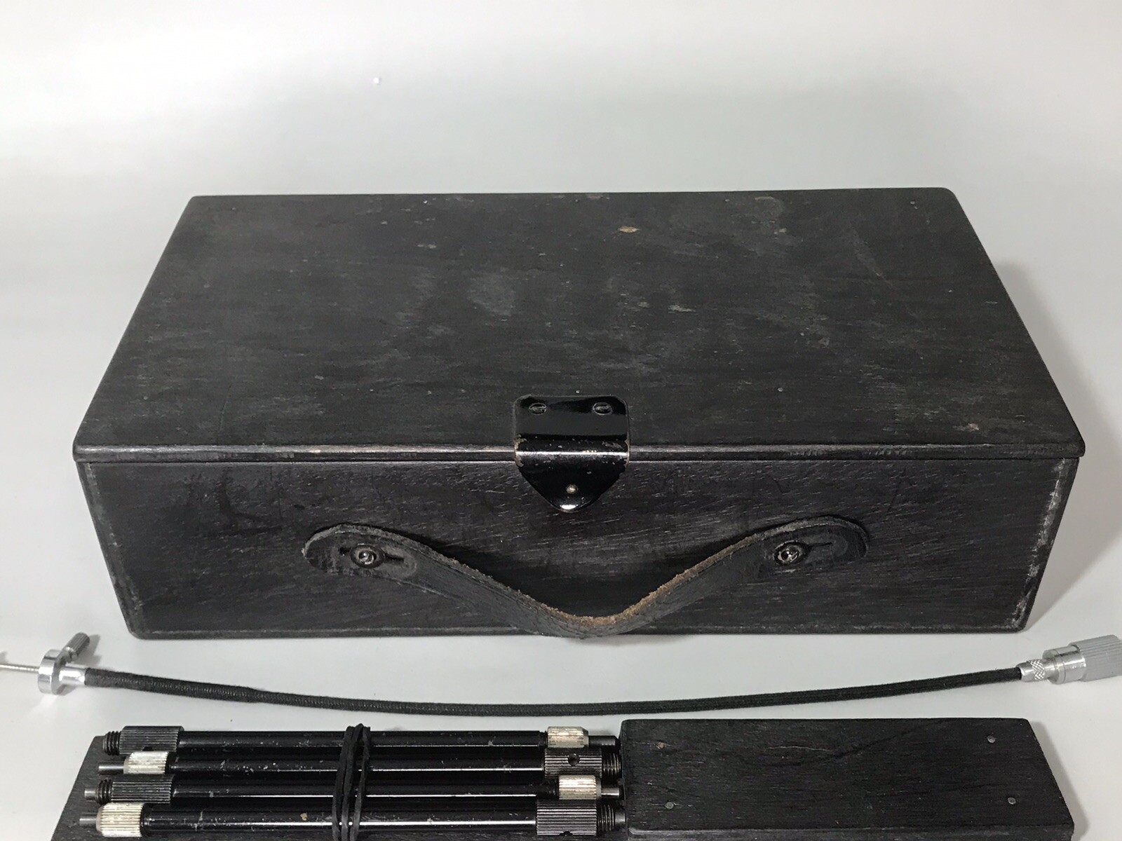 Leitz Leica BEHOO Close-up Device in original wood box, for Summar / Elmar Lens