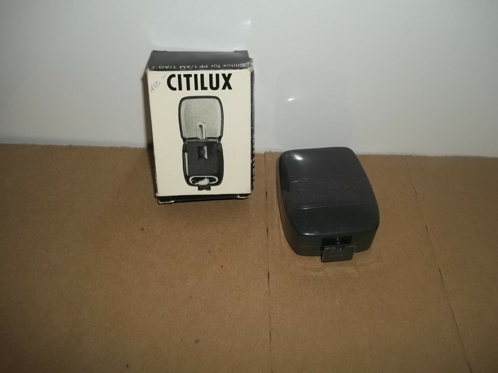 Vintage CITILUX Folding Camera Flash w/Case, cord & box Untested Germany