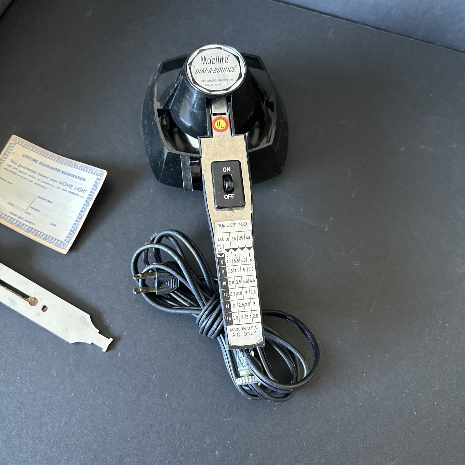 Vintage Sylvania Dial-A-Bounce 8mm Super 8 Movie Camera Light 110 and 220V WORKS