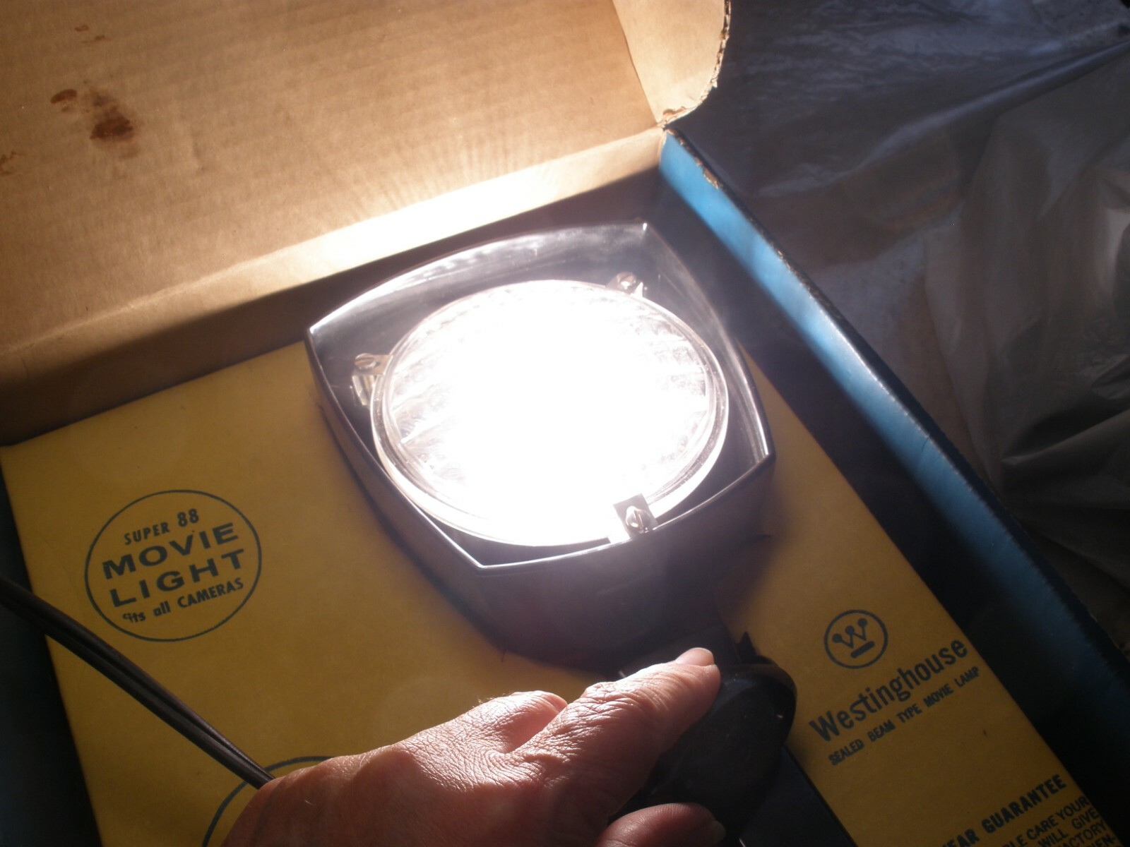 Vintage Super 88 650 Watt Sealed Beam Movie Light w/Original Box by Westinghouse
