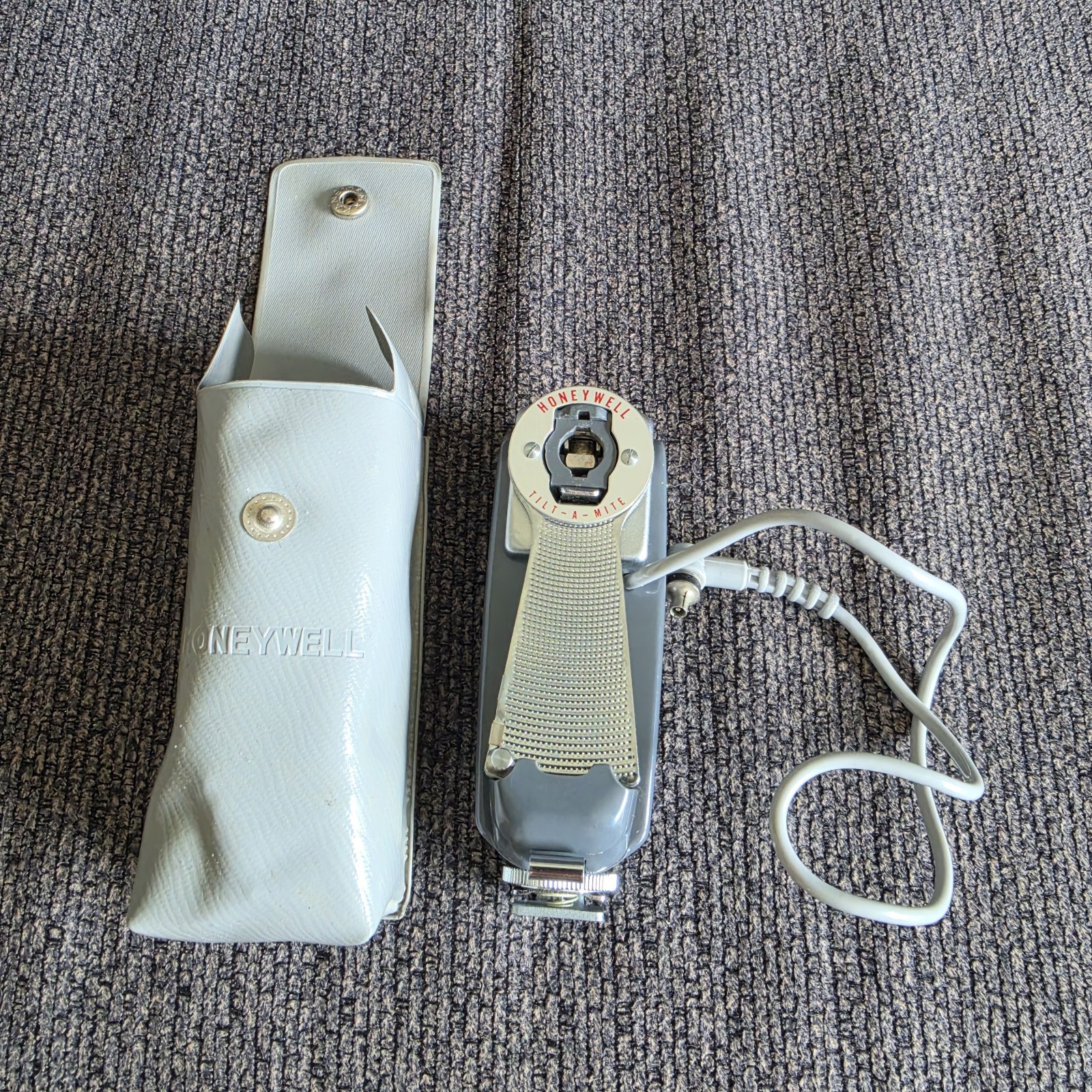 Vintage Camera Honeywell Tilt-A-Mite Flash Unit w/Case – Untested