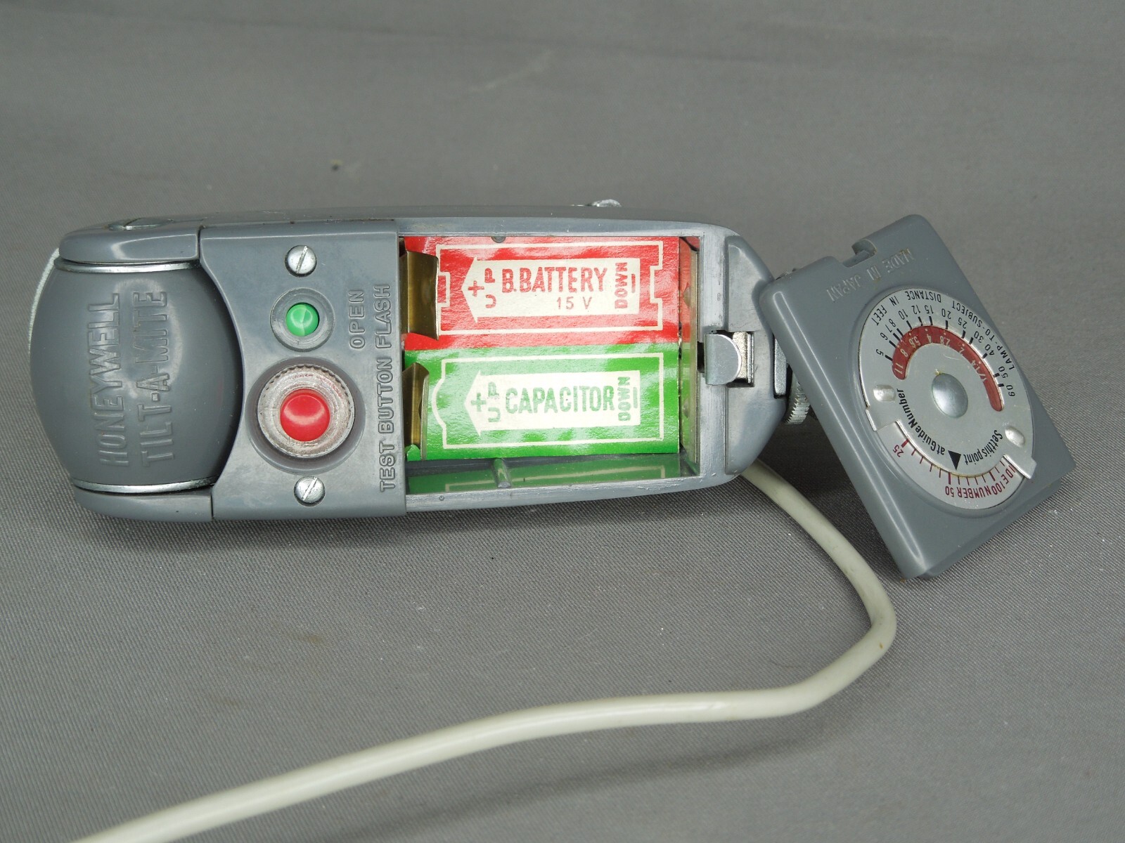 Vintage Honeywell Tilt-A-Mite Camera Equipment Flash Collapsible Fan w/ Case Jap
