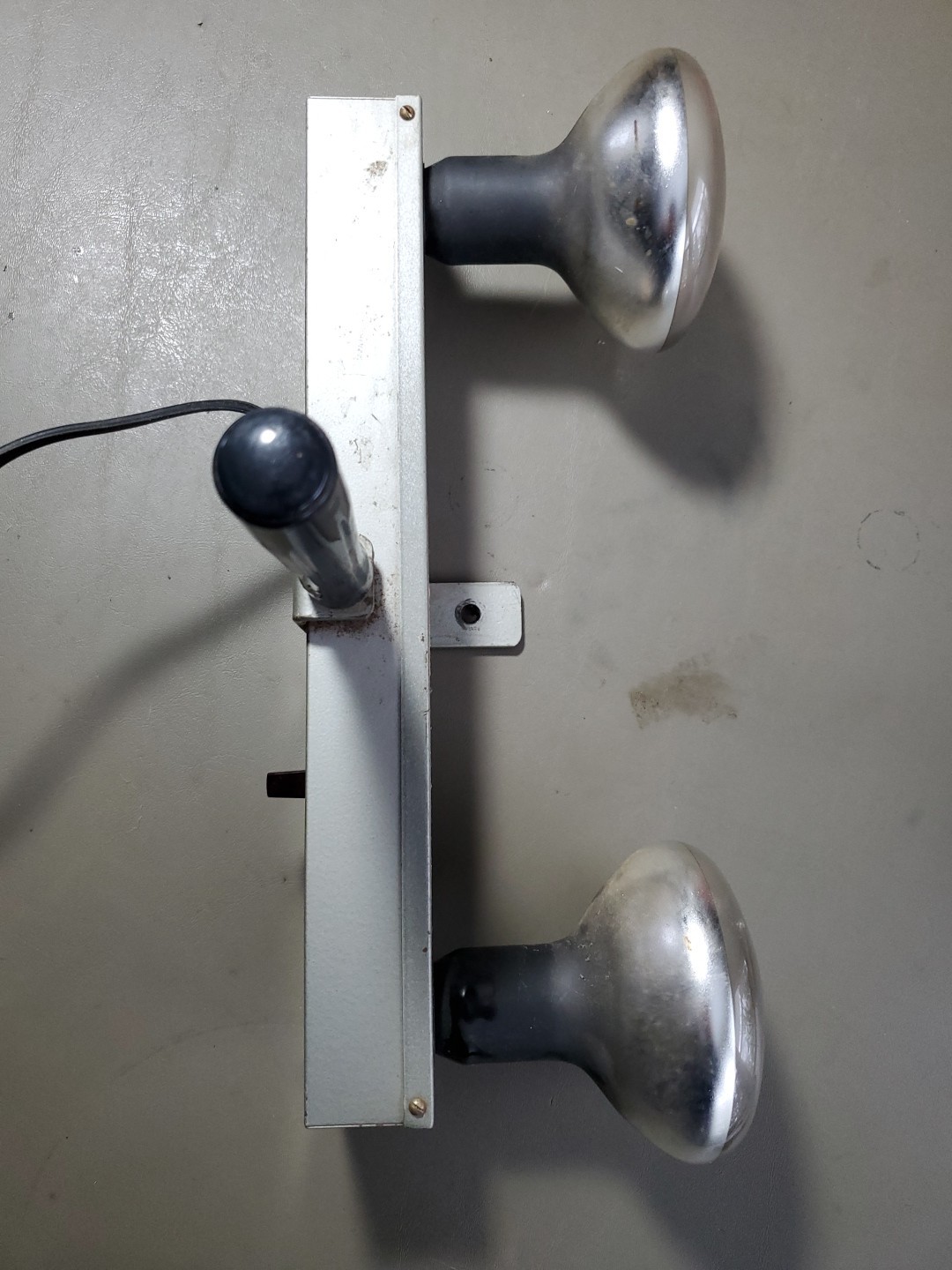 1960s HOLIDAY Electric Camera Movie Filming 2 Bulb Light Bar. Super bright