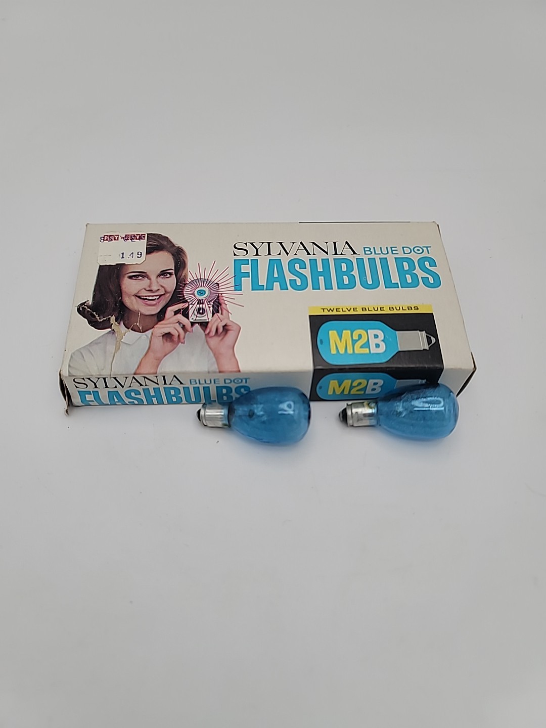 Vintage M2B Flashbulbs Lot of 14 Sylvania Blue Dot & GE Camera Flash Bulbs NOS