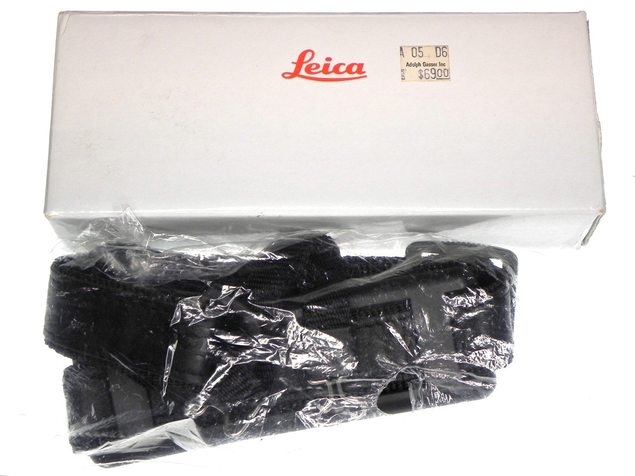 Leica 14235 Carrying Strap (broad version) …………. LN