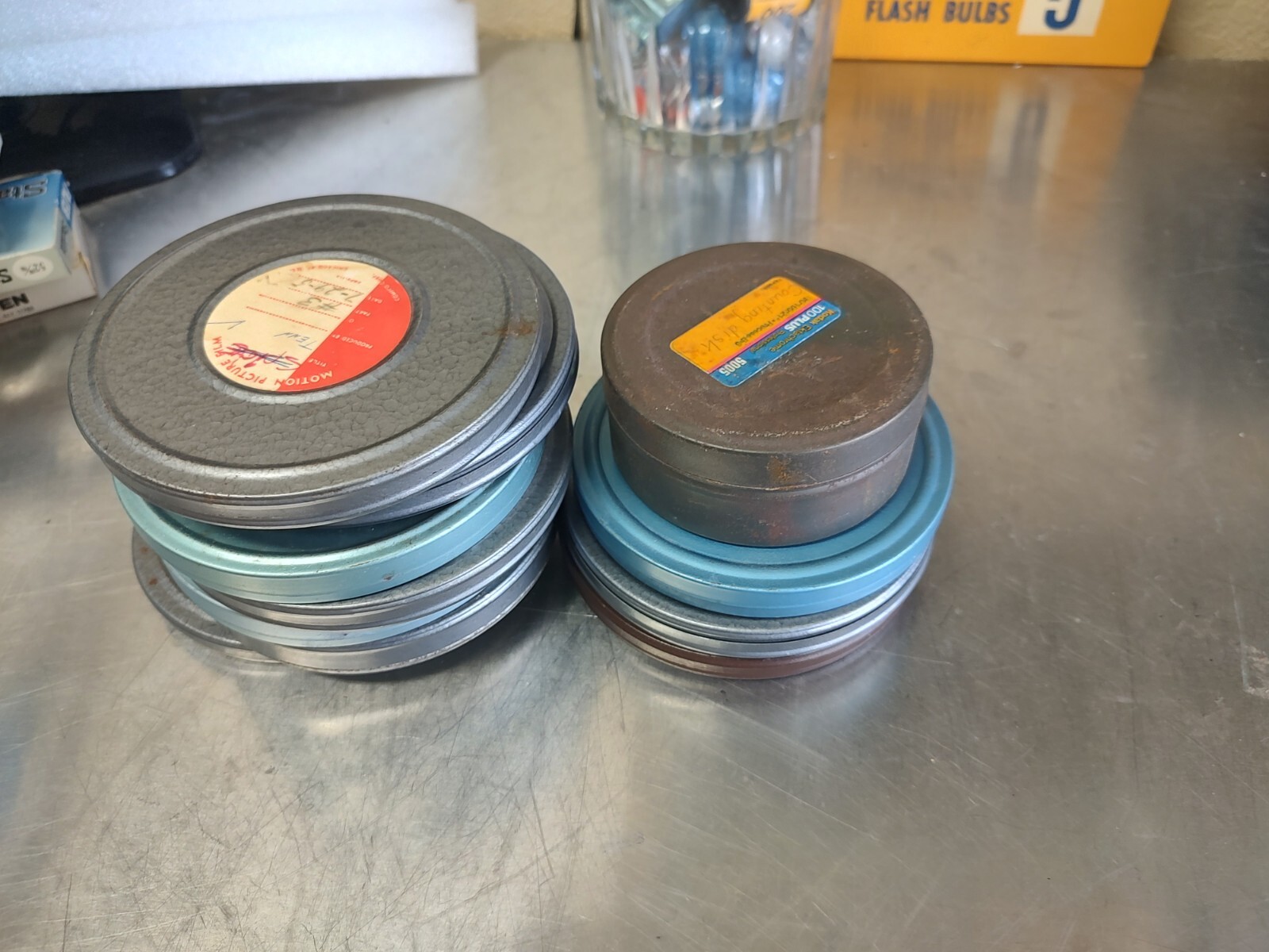 7 Vintage AUTOMATIC TAKE-UP REEL SELF-THREAD 3 cases for the reels all 7″ inches