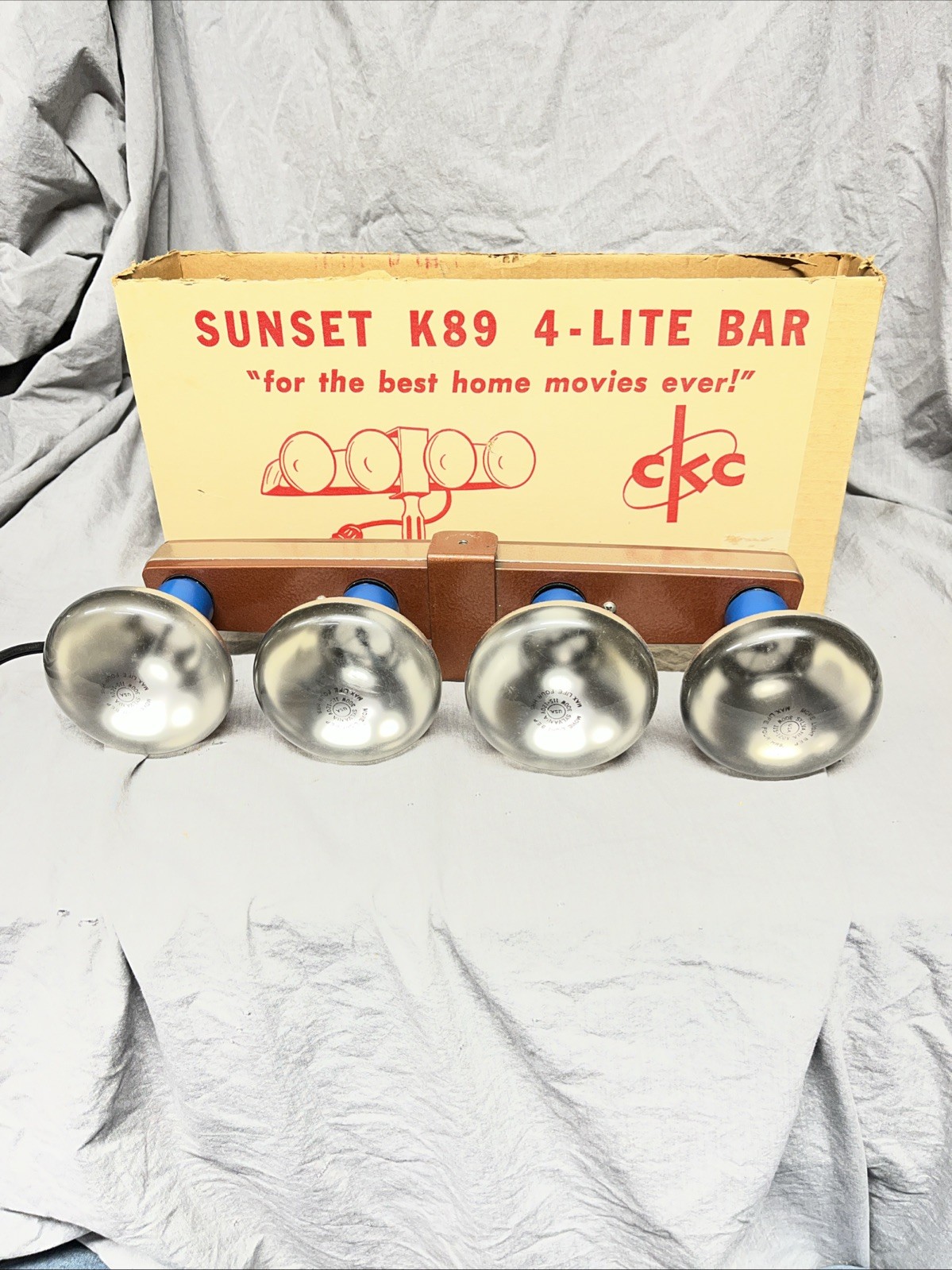 Vintage CKC Sunset K89 Home Movie Light Bar with Four Bulbs