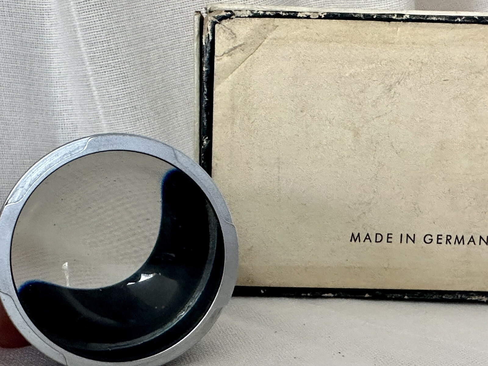 Ernst Leitz Wetzler Leica LVFOO Vertical Magnifier.