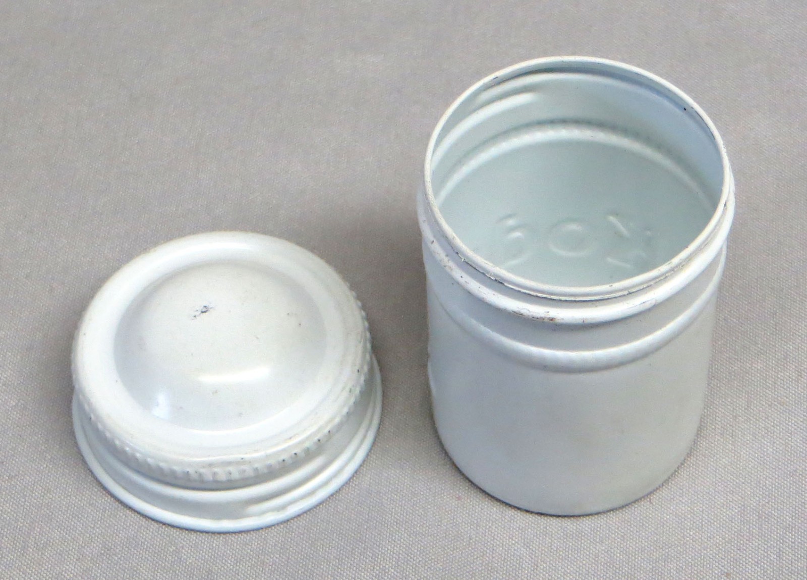 Rare Lot of 4 White Kodak 35mm Film Roll Embossed Metal Tin Can Canisters EXC!