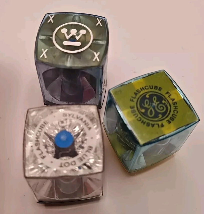 18 Vintage Flash Cubes, Sylvania, GE, Westinghouse