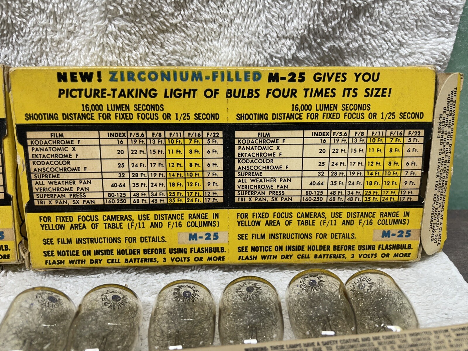 2 Boxes Of Sylvania Blue Dot M25 Zirconium Filled Superflash Bulbs 12 In Each Bx