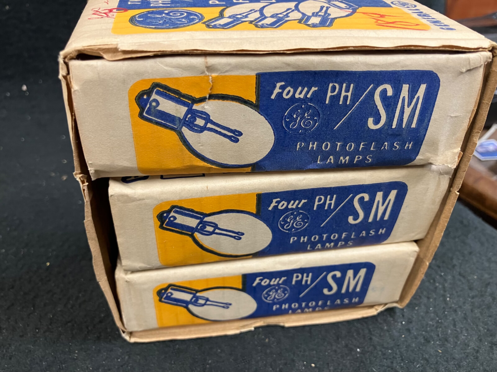 NEW OLD STOCK GENERAL ELECTRIC PH/SM PHOTO FLASHBULBS, TWO DOZEN BULBS