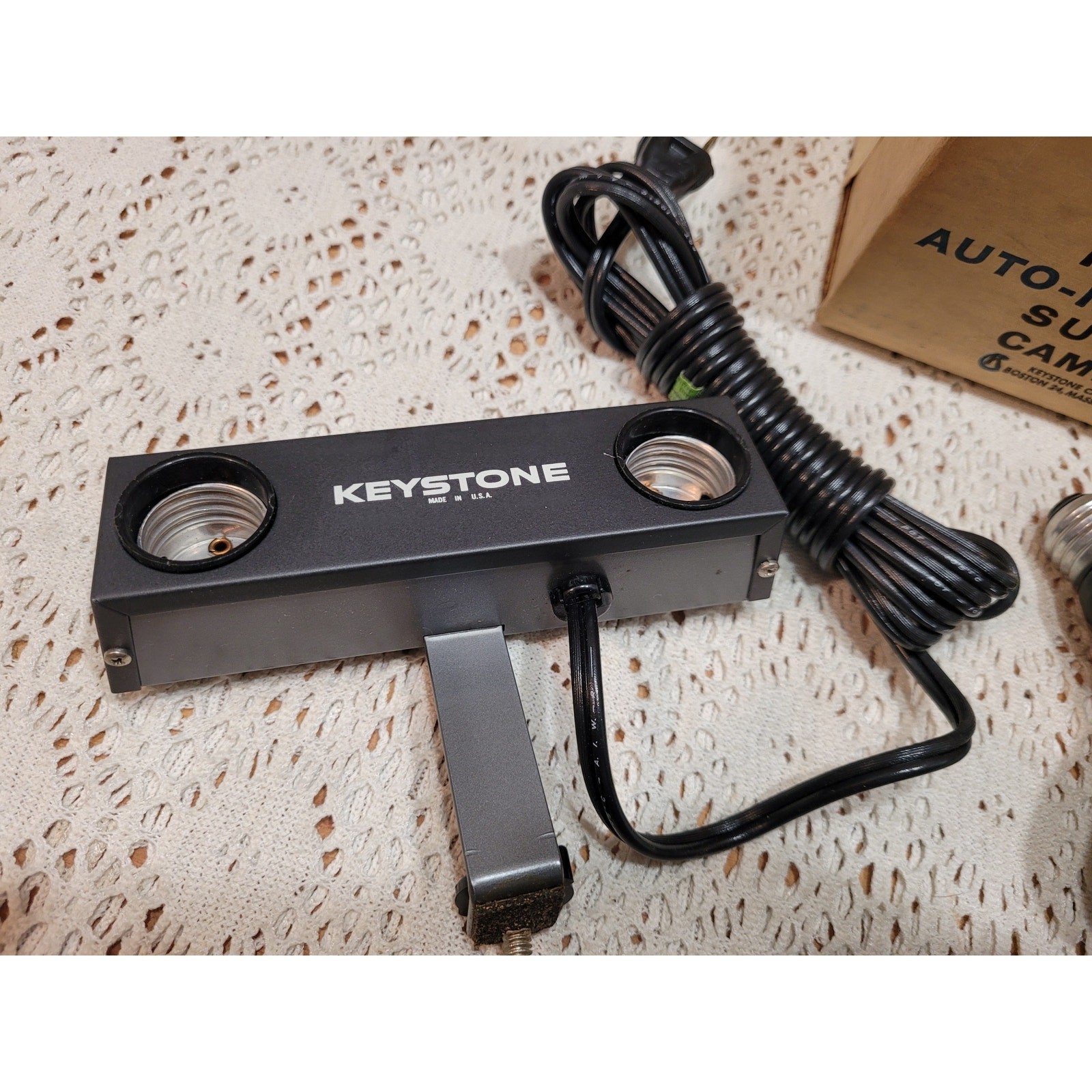 Vintage Two Lite Lights Bar for Keystone Auto Instant Super 8 Camera Model LB-5