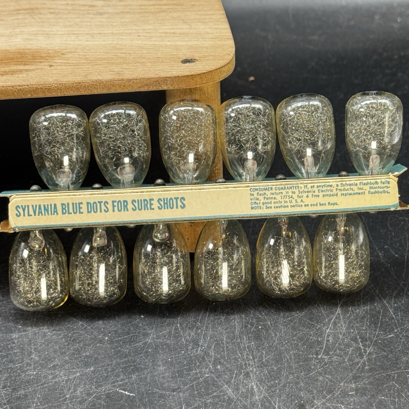 Sylvania M3 Blue Dot FlashBulbs 12 Clear Bulbs New Original Package Vtg 1960s