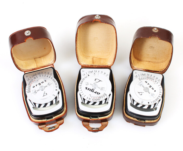 Art-Deco Light Meters – Lot of 3 Argus R3 Meters w/Cases