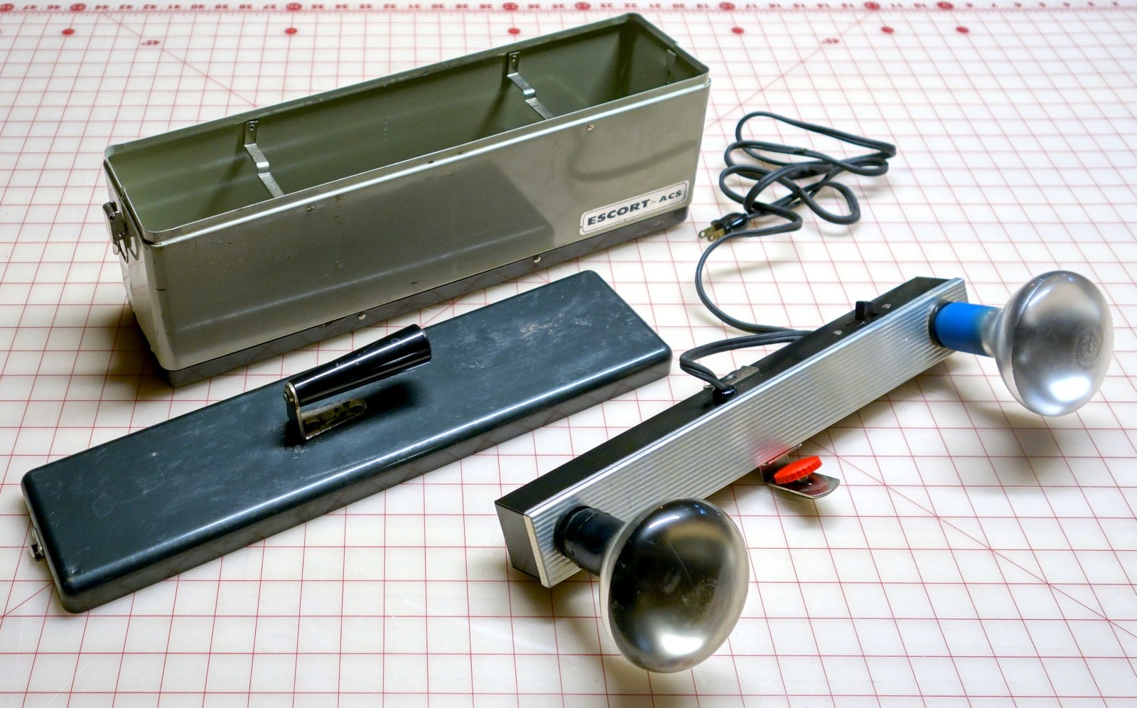 Knox • Escort by ACS • 2 Bulb Light Bar • Vintage Movie Camera Light