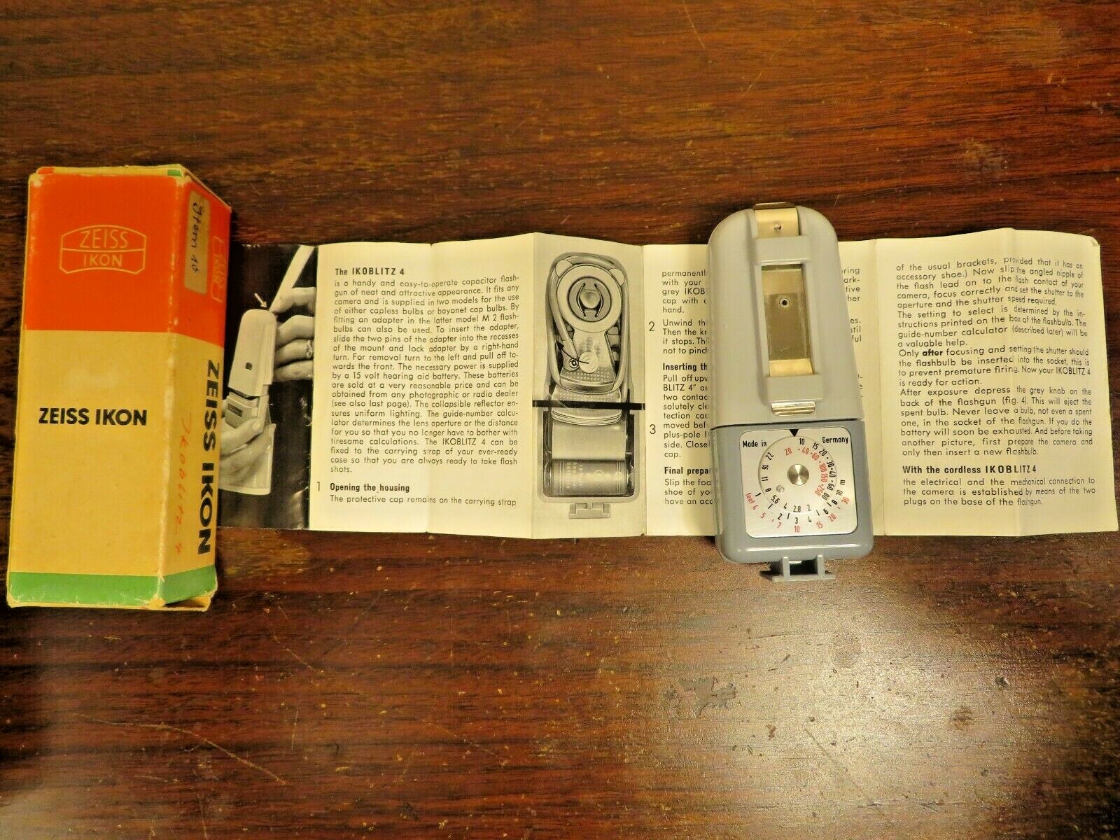 Vintage Cordless ZEISS IKON IKOBLITZ 4 Germany Capacitor Camera Flashgun Photo