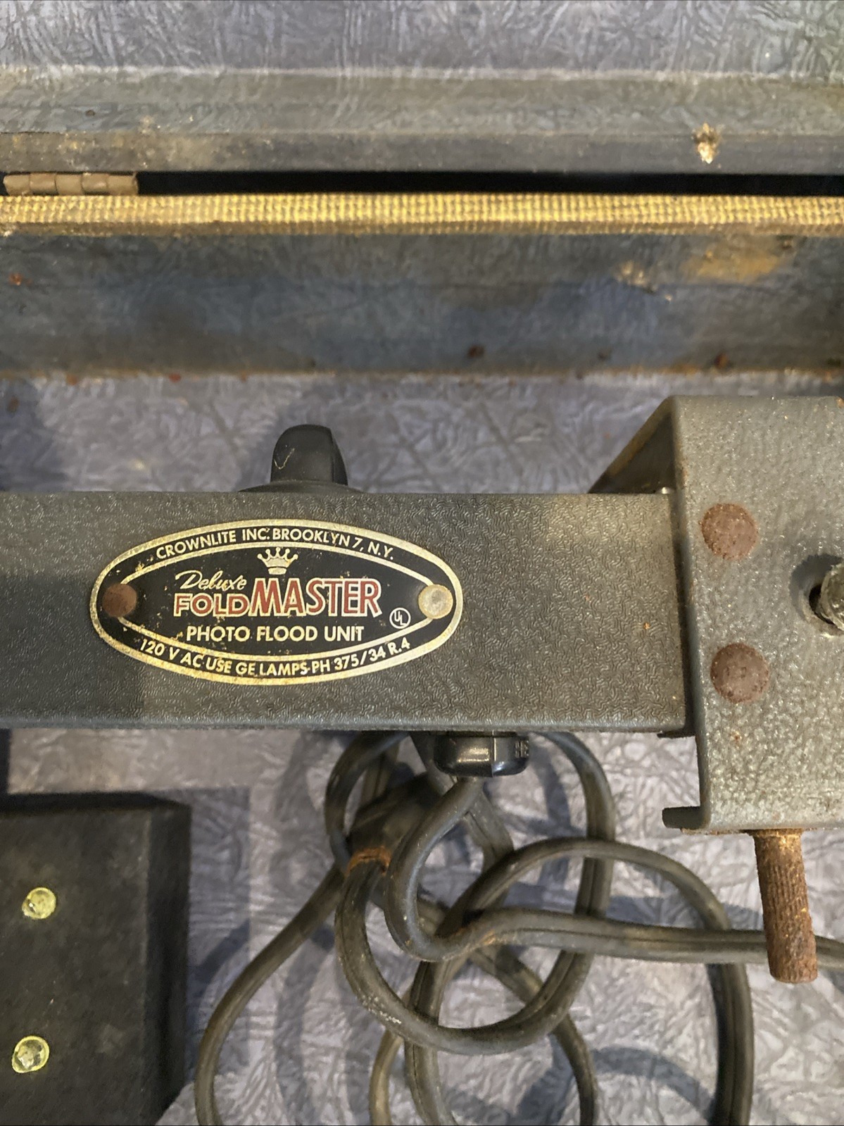 Vintage Crownlite Deluxe Foldmaster Movie Light Bar With Case