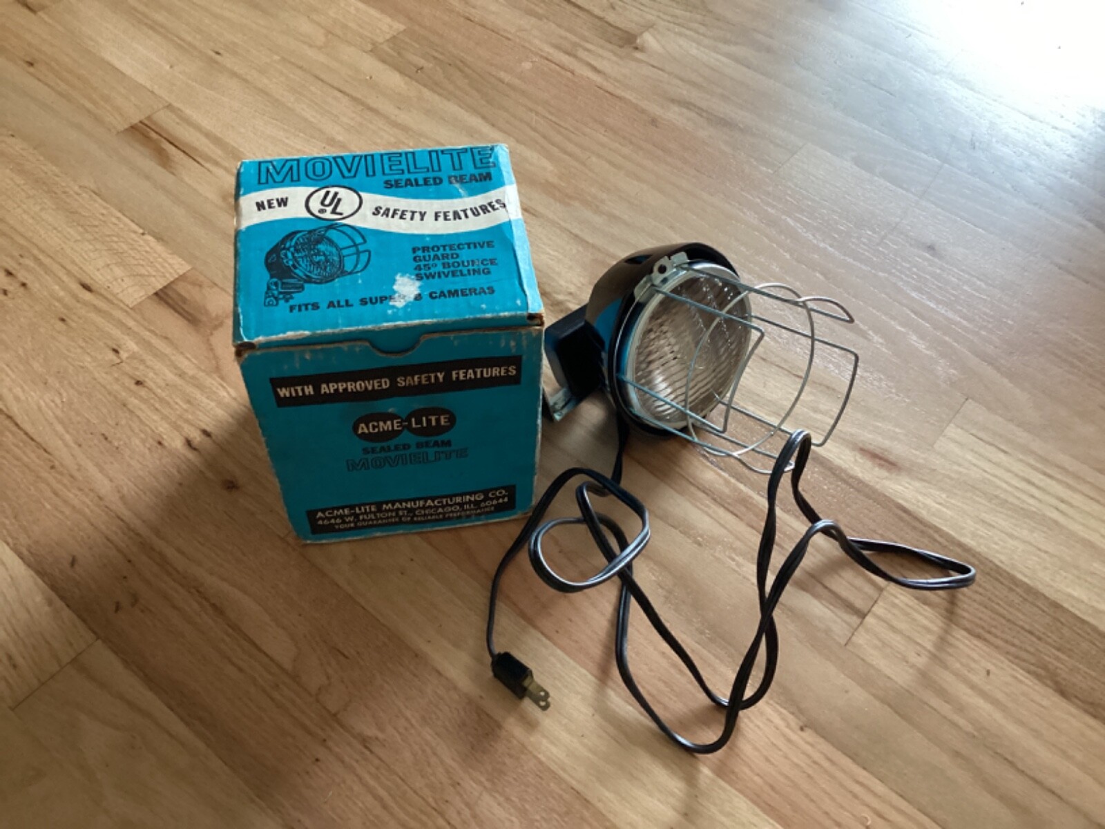 Vintage Acme Lite Sealed Beam Movielite Model Fits Super 8 Cameras 250 Watts